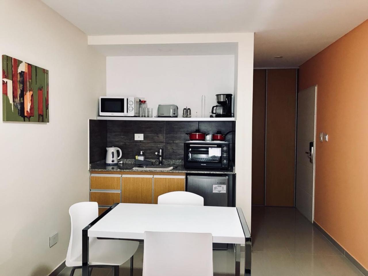 Illia 121 Apart Hotel Neuquén Eksteriør bilde