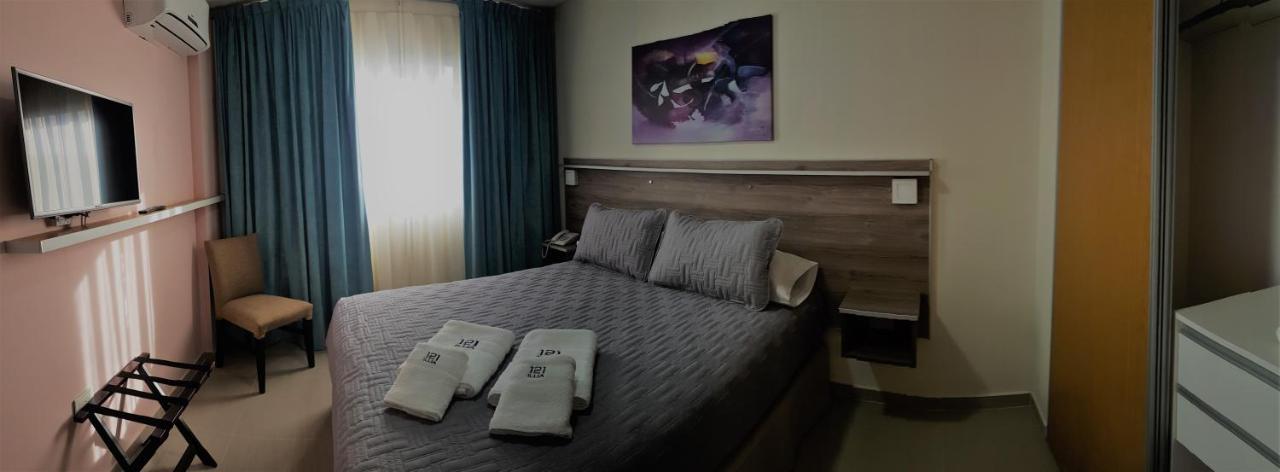 Illia 121 Apart Hotel Neuquén Eksteriør bilde