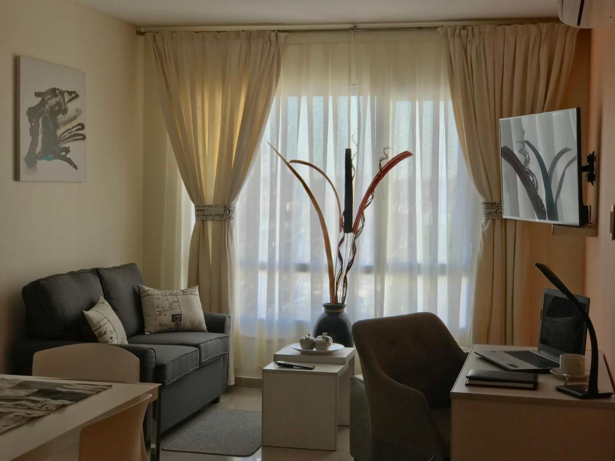 Illia 121 Apart Hotel Neuquén Eksteriør bilde